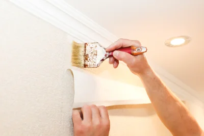 Pose de papier peint à Guîtres — revêtements muraux et toiles de verre